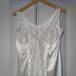 Vintage Enkalon Slip, sz 4🤍